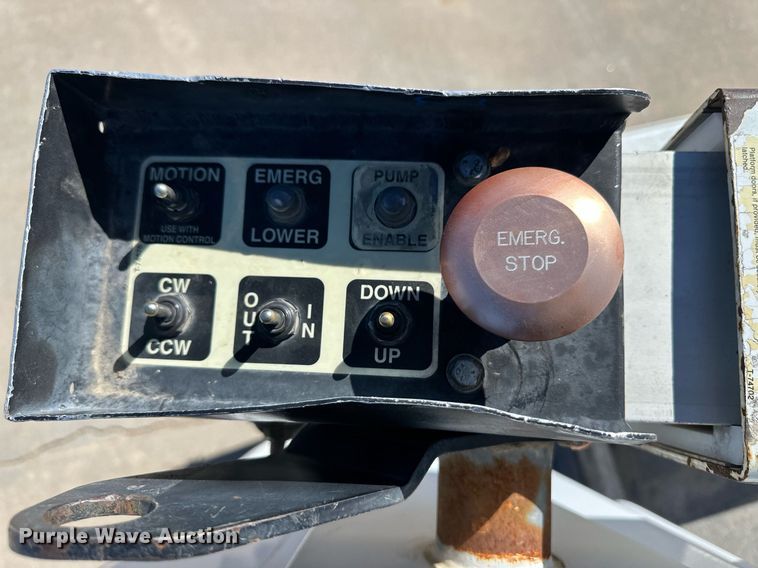 image for item ER8792 2004 Ford F450 Super Duty bucket truck