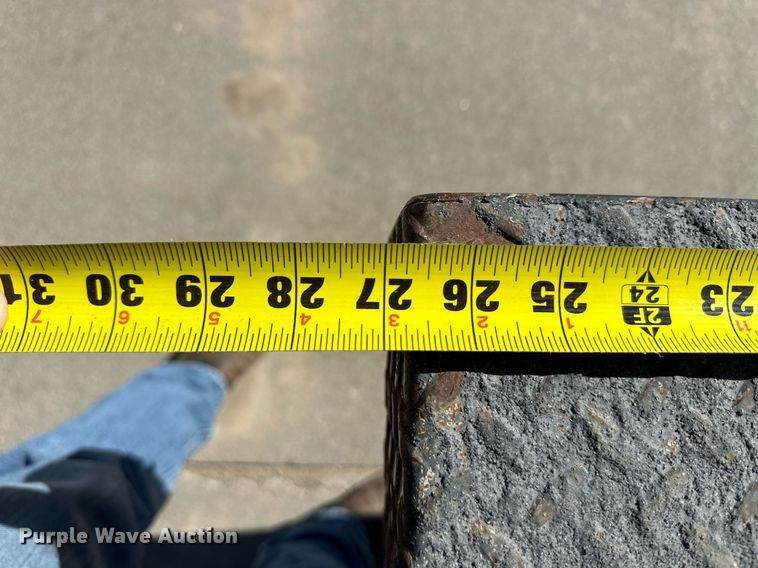 image for item ER8792 2004 Ford F450 Super Duty bucket truck