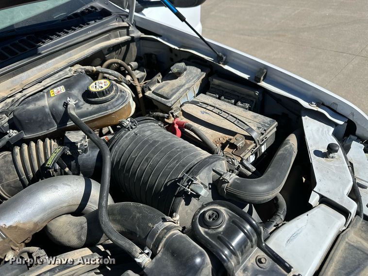 image for item ER8792 2004 Ford F450 Super Duty bucket truck