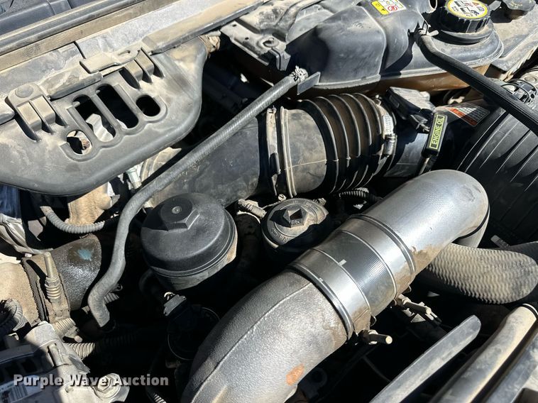 image for item ER8792 2004 Ford F450 Super Duty bucket truck