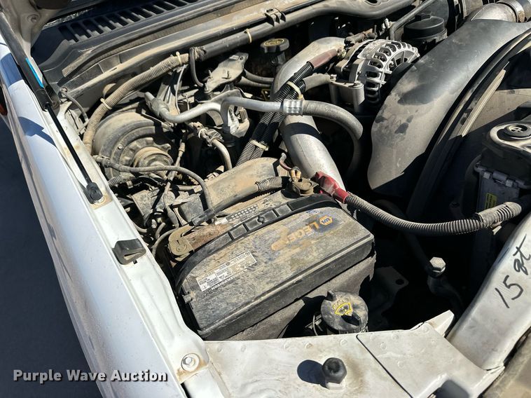 image for item ER8792 2004 Ford F450 Super Duty bucket truck