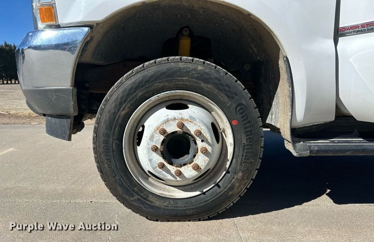 image for item ER8792 2004 Ford F450 Super Duty bucket truck