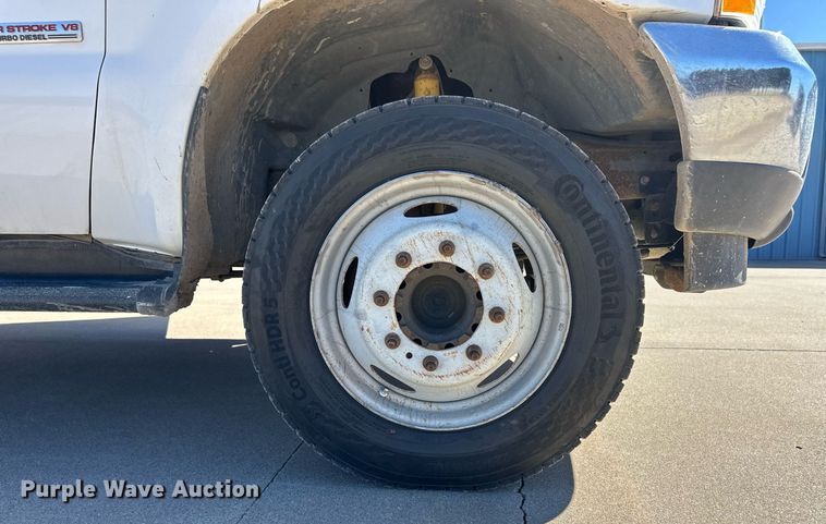 image for item ER8792 2004 Ford F450 Super Duty bucket truck