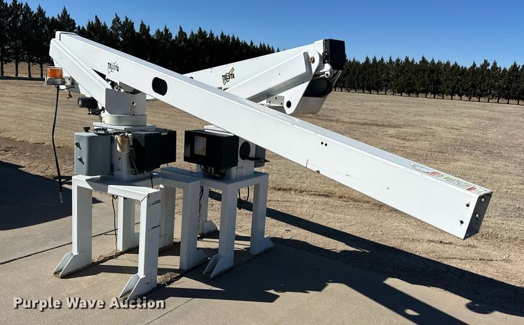 image for item ER8792 2004 Ford F450 Super Duty bucket truck