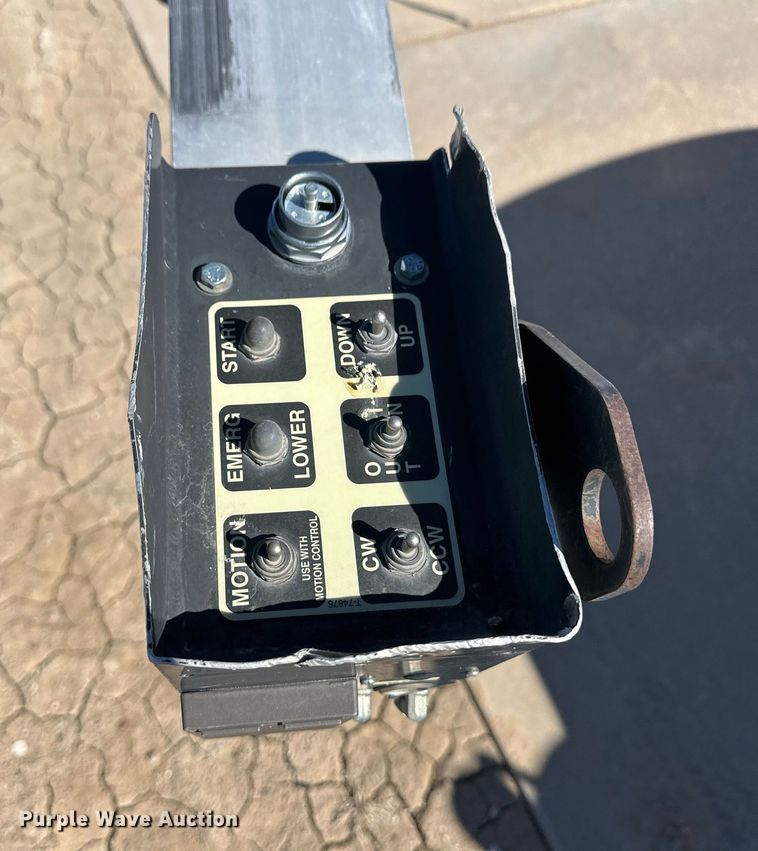 image for item ER8792 2004 Ford F450 Super Duty bucket truck