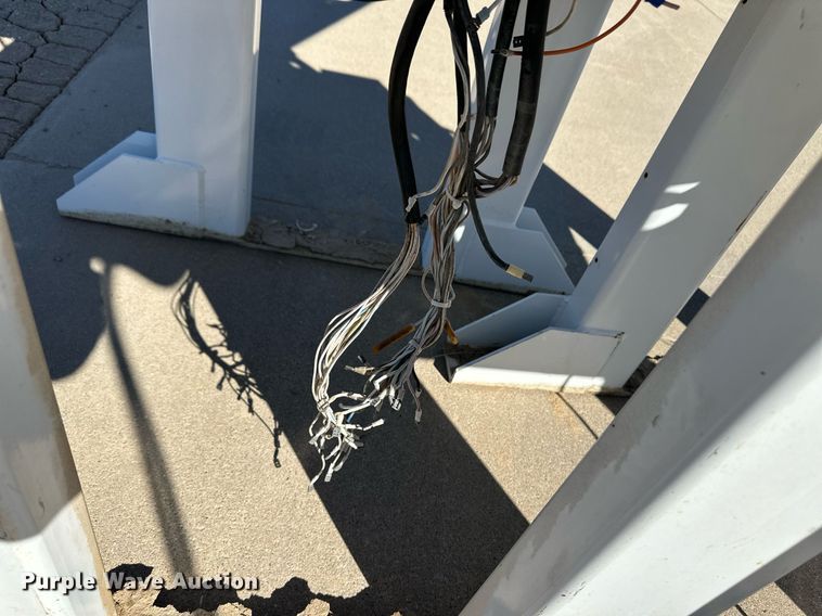 image for item ER8792 2004 Ford F450 Super Duty bucket truck