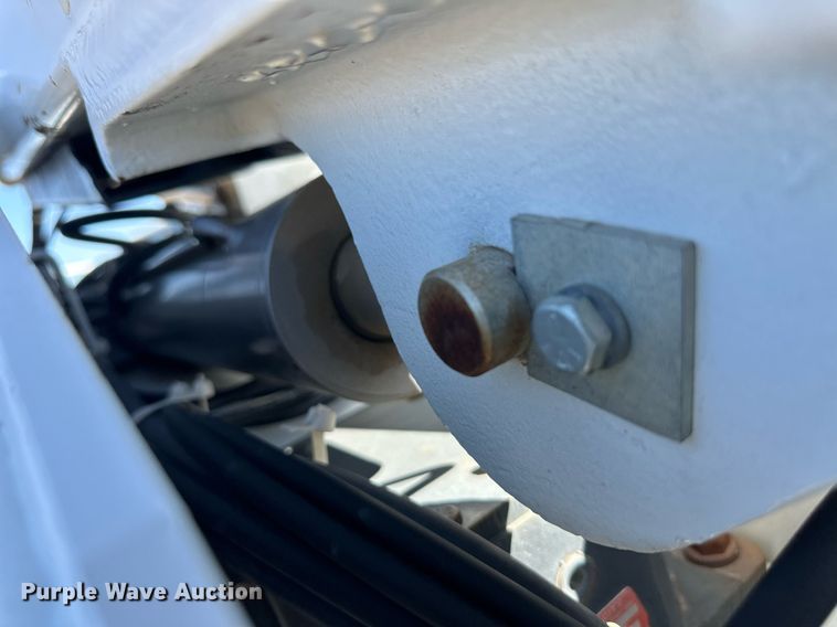 image for item ER8792 2004 Ford F450 Super Duty bucket truck