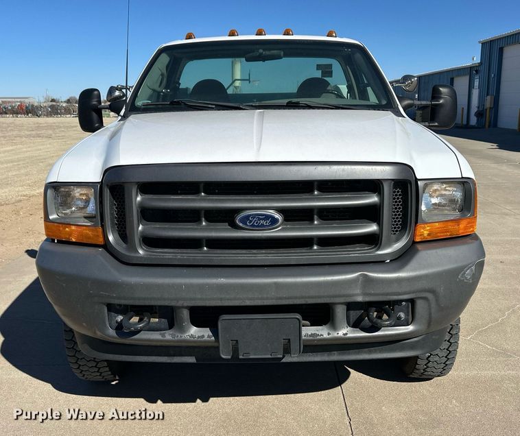 image for item ER8793 2001 Ford F450 Super Duty utility / service truck