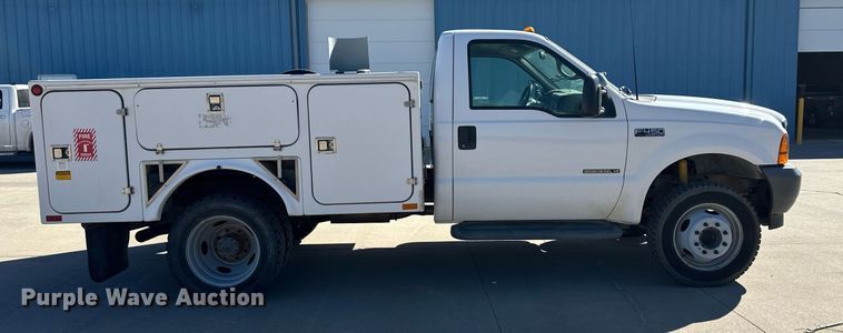 image for item ER8793 2001 Ford F450 Super Duty utility / service truck