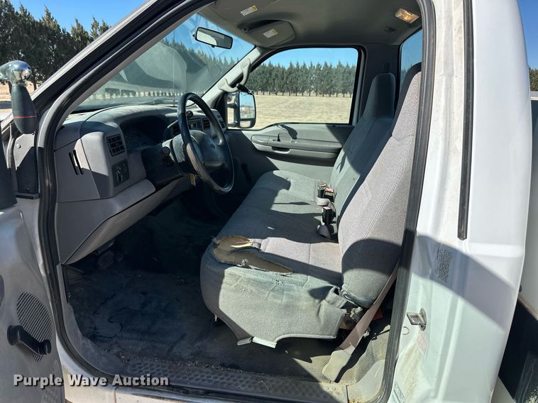 image for item ER8793 2001 Ford F450 Super Duty utility / service truck