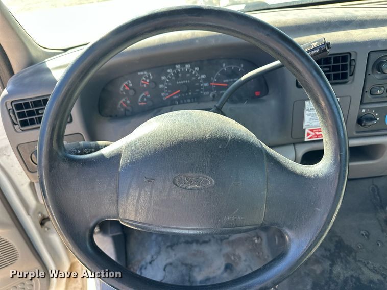 image for item ER8793 2001 Ford F450 Super Duty utility / service truck