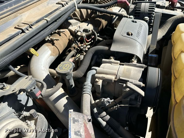 image for item ER8793 2001 Ford F450 Super Duty utility / service truck