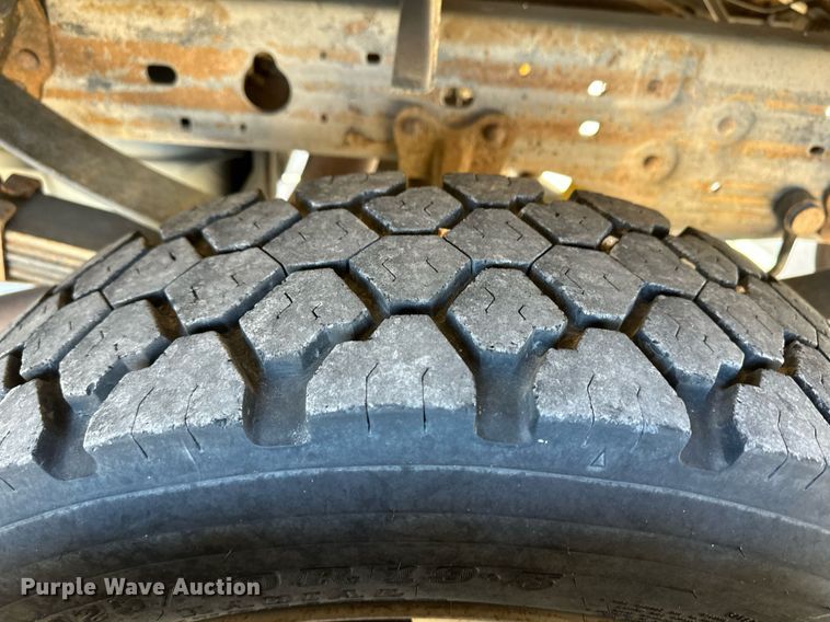 image for item ER8793 2001 Ford F450 Super Duty utility / service truck