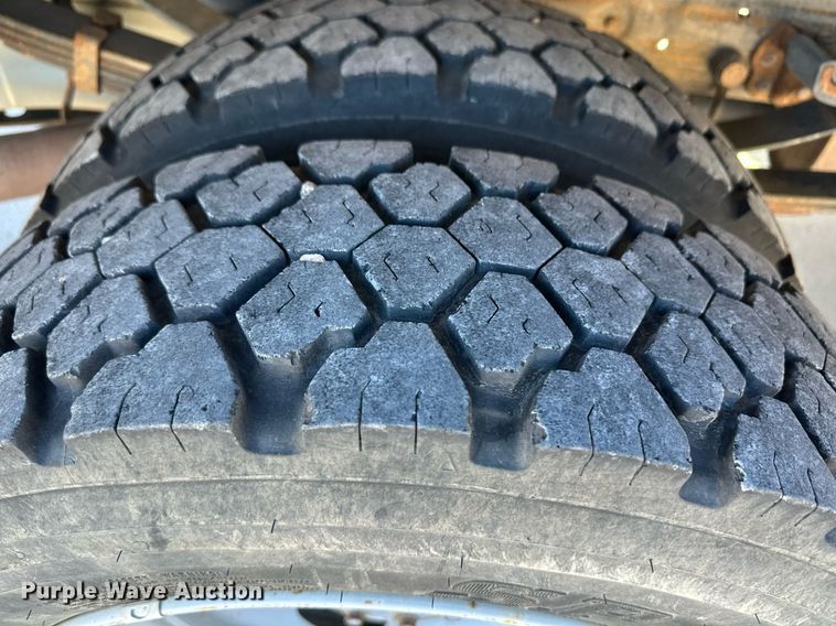 image for item ER8793 2001 Ford F450 Super Duty utility / service truck