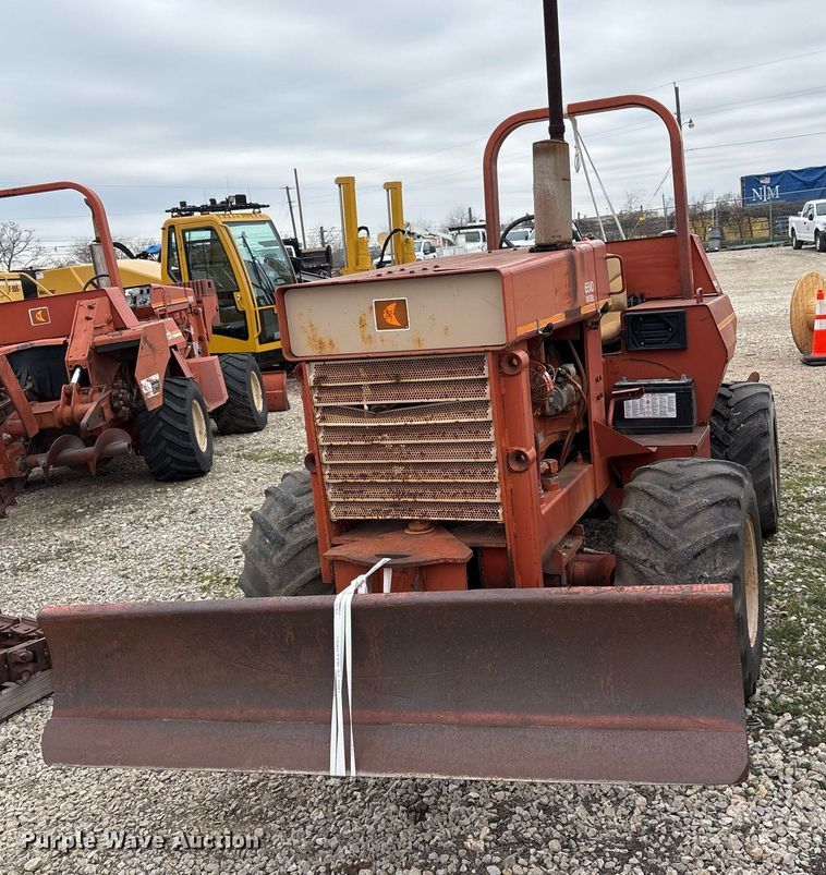 image for item EY9950 1985 Ditch Witch 6510DD trencher