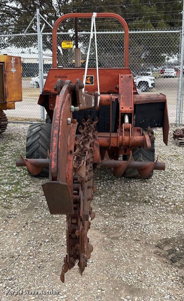 image for item EY9950 1985 Ditch Witch 6510DD trencher