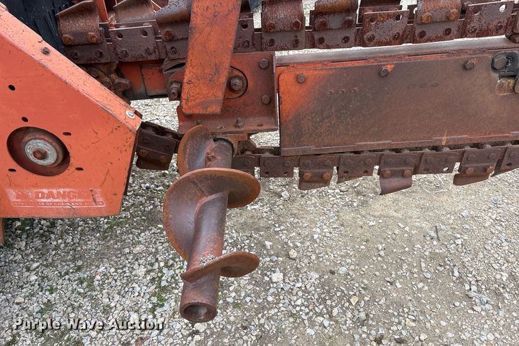 image for item EY9950 1985 Ditch Witch 6510DD trencher