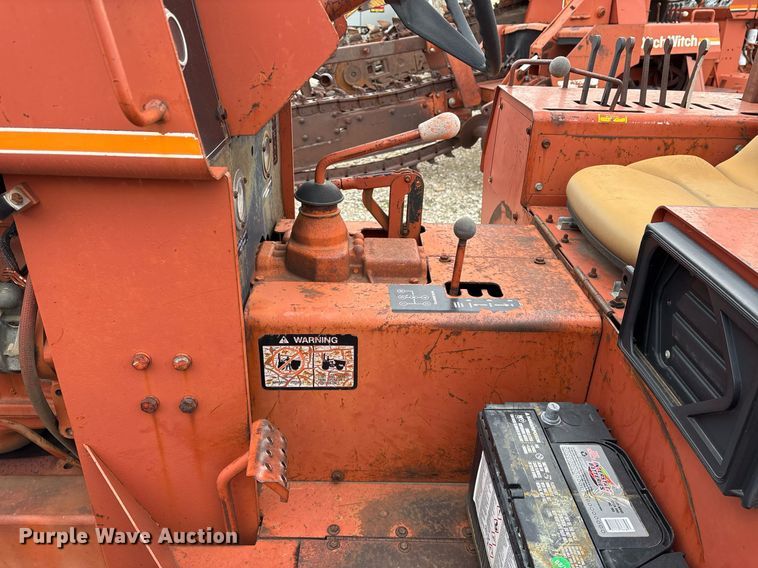 image for item EY9950 1985 Ditch Witch 6510DD trencher