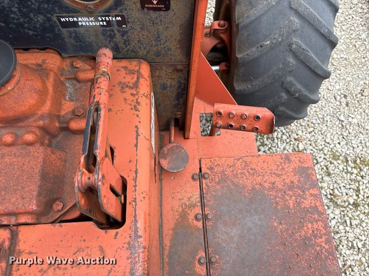 image for item EY9950 1985 Ditch Witch 6510DD trencher