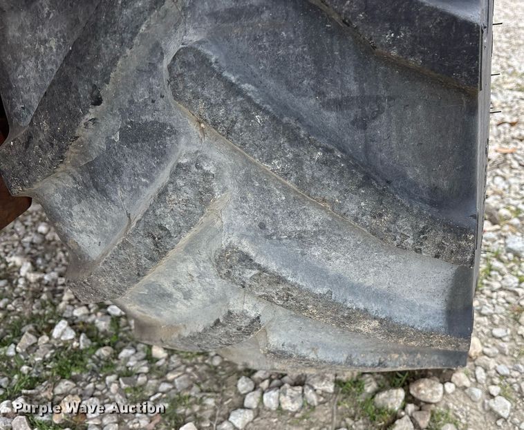 image for item EY9950 1985 Ditch Witch 6510DD trencher