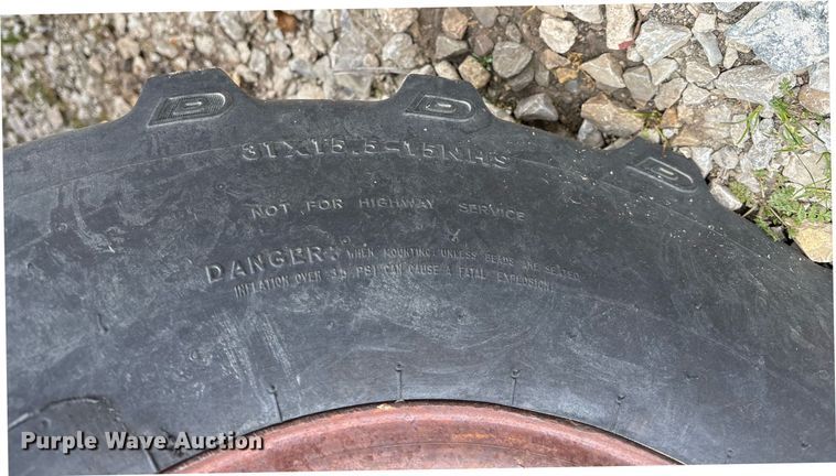 image for item EY9950 1985 Ditch Witch 6510DD trencher