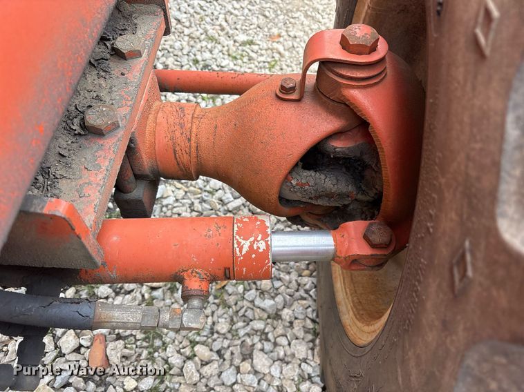 image for item EY9950 1985 Ditch Witch 6510DD trencher