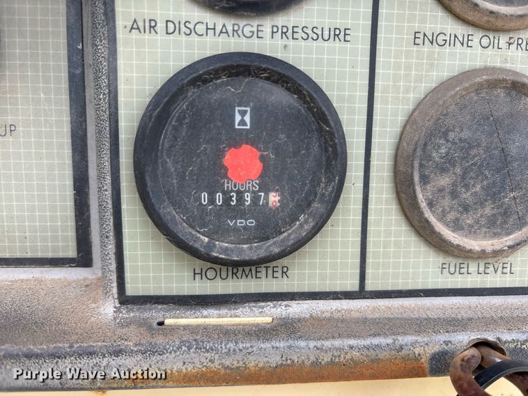 image for item EY9954 1993 Ingersoll Rand P185CWJD air compressor