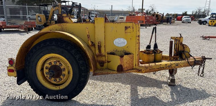 image for item EY9961 1990 Eaton Metal Products TCR14E reel trailer