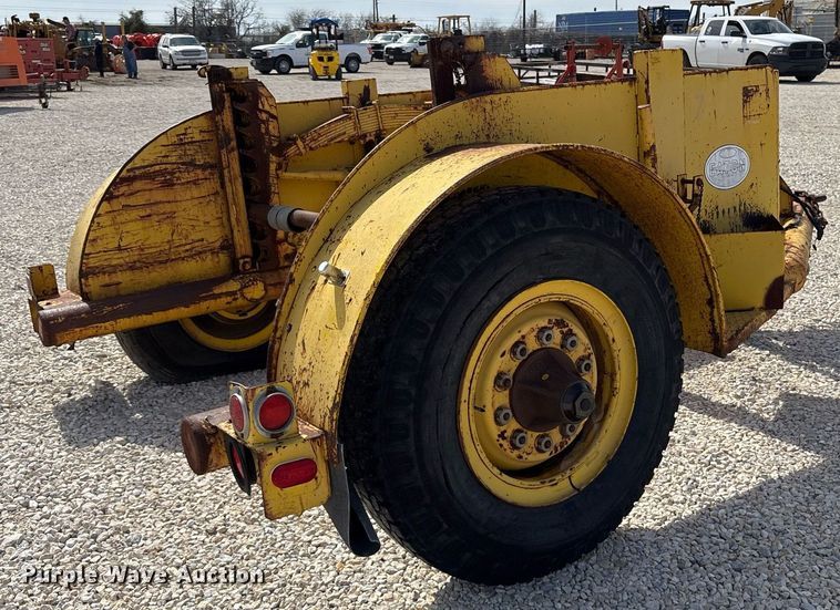 image for item EY9961 1990 Eaton Metal Products TCR14E reel trailer