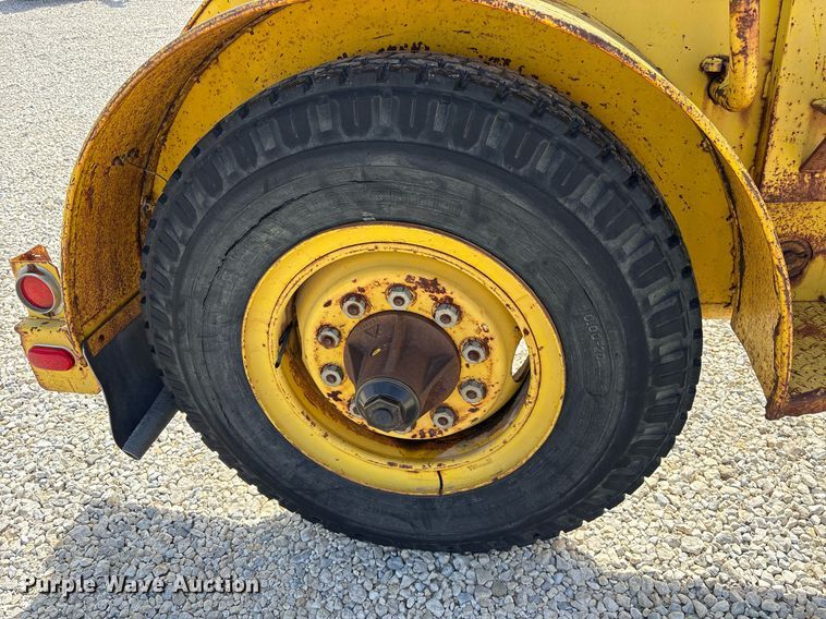 image for item EY9961 1990 Eaton Metal Products TCR14E reel trailer