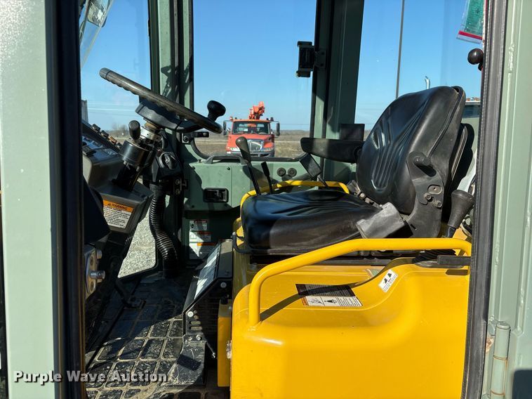 image for item EY9978 2014 Yanmar V4-6 wheel loader