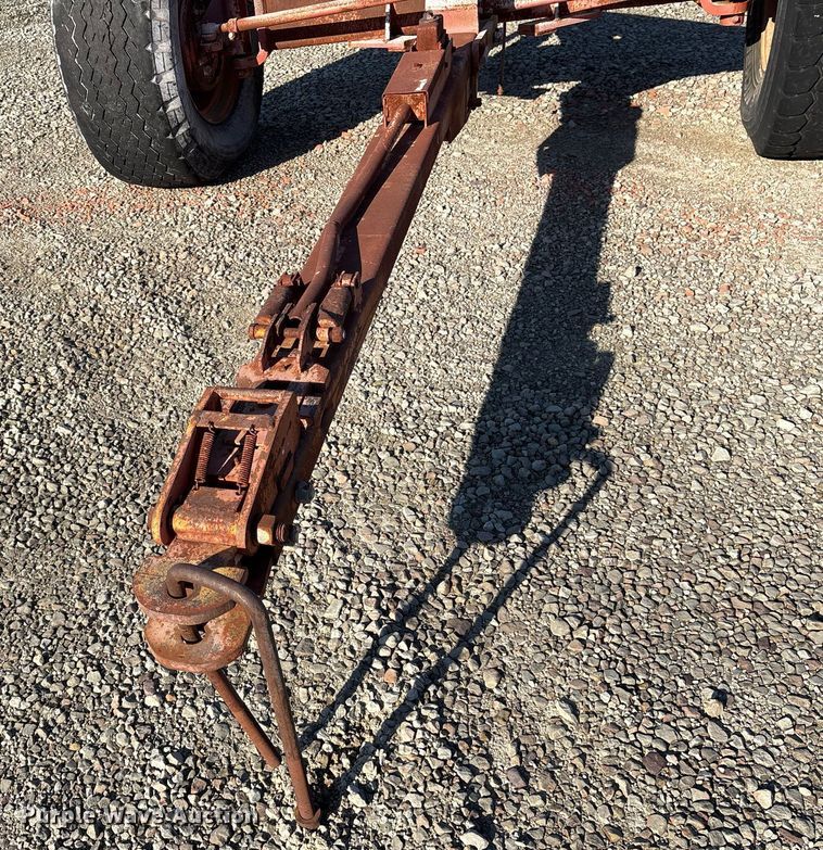 image for item EY9981 Pole trailer