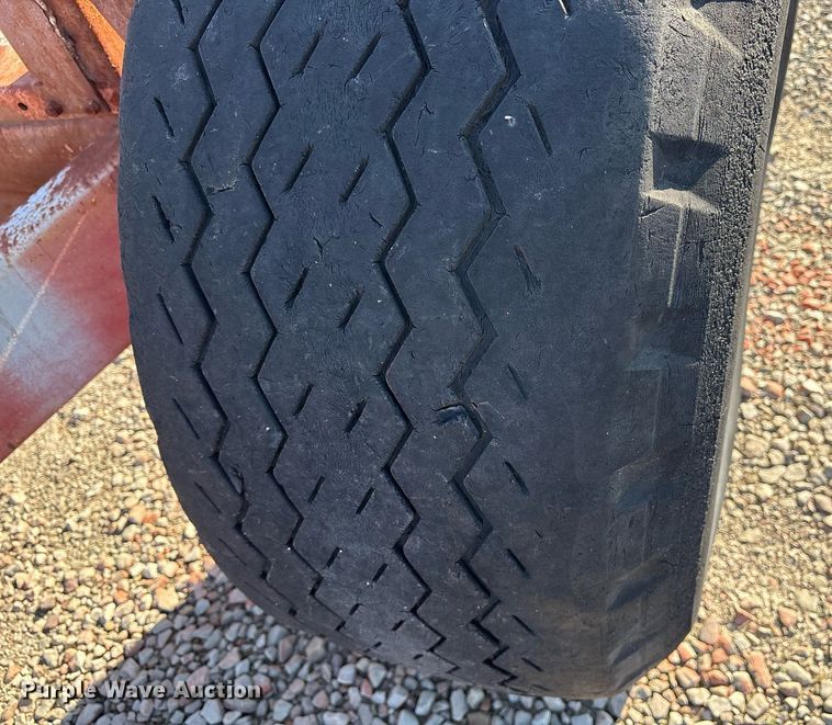 image for item EY9981 Pole trailer