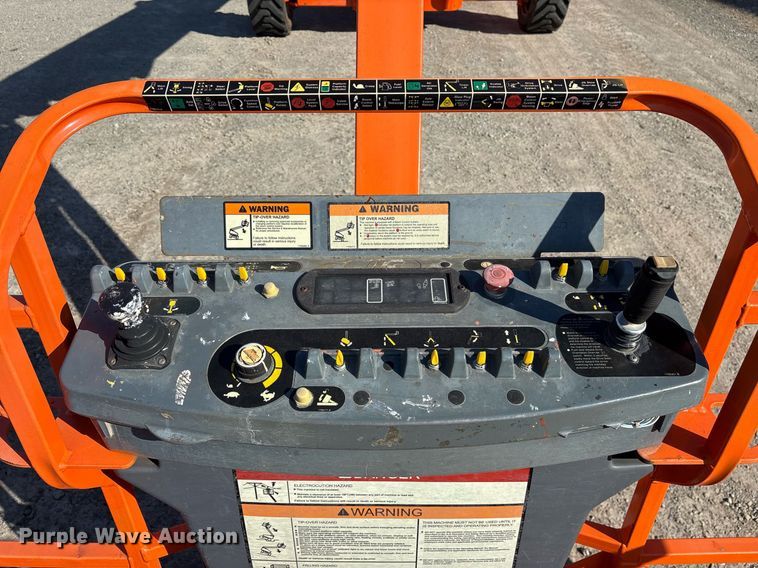 image for item EY9982 2006 JLG 1200SJP boom lift