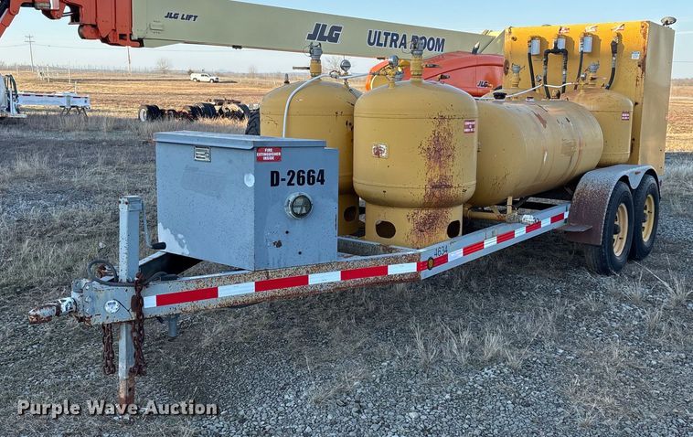 image for item EY9983 2010 Sage Oil Vac 112556 lube trailer