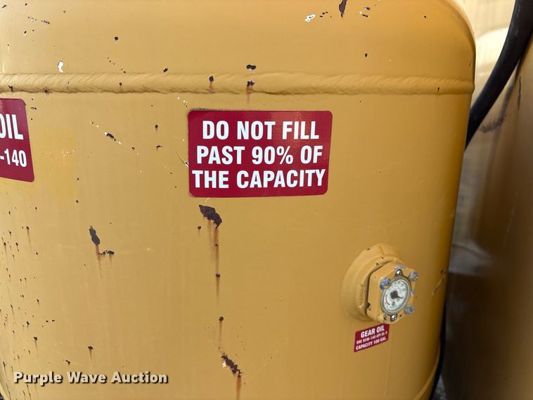 image for item EY9983 2010 Sage Oil Vac 112556 lube trailer