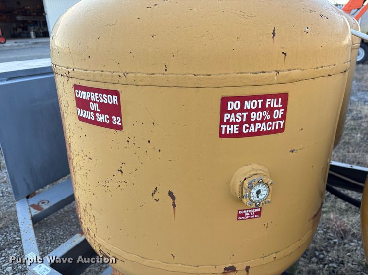 image for item EY9983 2010 Sage Oil Vac 112556 lube trailer