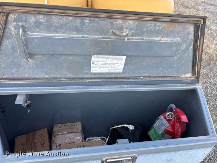 image for item EY9983 2010 Sage Oil Vac 112556 lube trailer