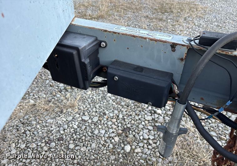 image for item EY9983 2010 Sage Oil Vac 112556 lube trailer