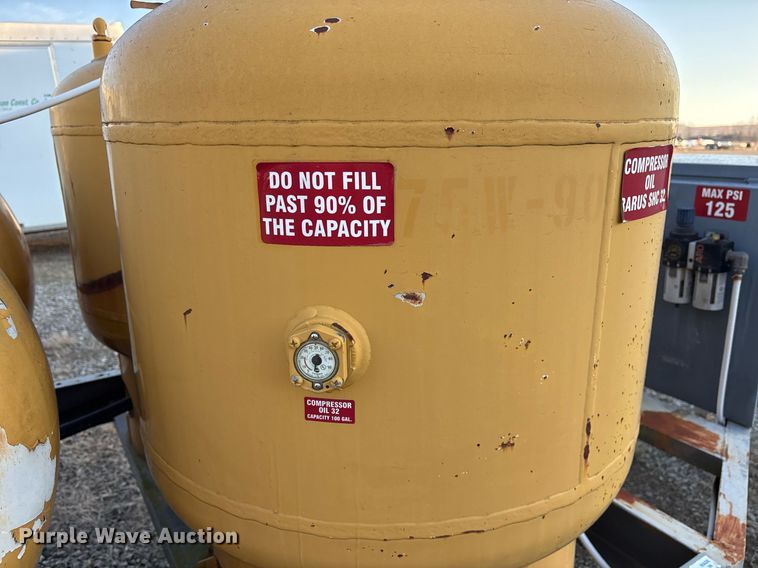 image for item EY9983 2010 Sage Oil Vac 112556 lube trailer