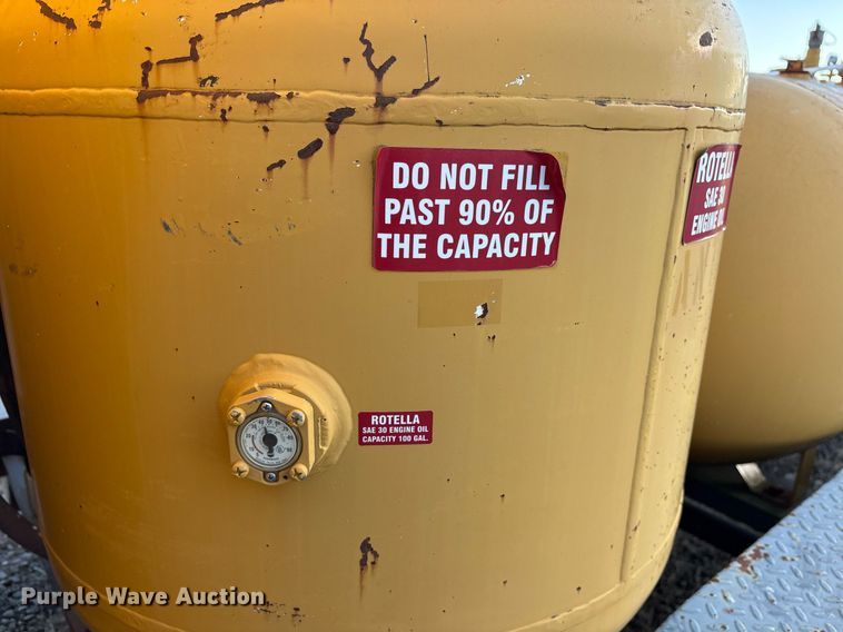 image for item EY9983 2010 Sage Oil Vac 112556 lube trailer