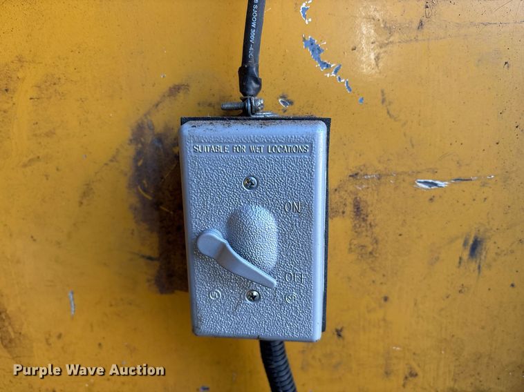 image for item EY9983 2010 Sage Oil Vac 112556 lube trailer