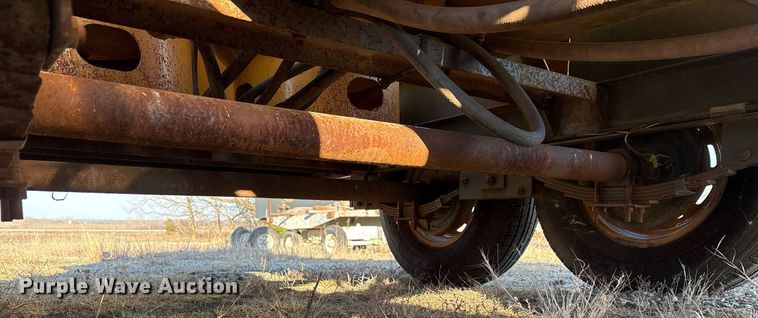 image for item EY9983 2010 Sage Oil Vac 112556 lube trailer