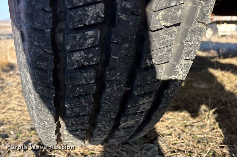 image for item EY9983 2010 Sage Oil Vac 112556 lube trailer