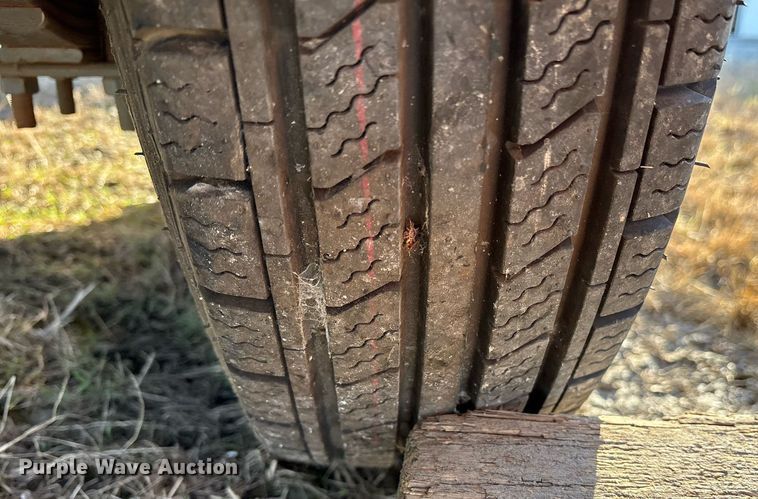 image for item EY9983 2010 Sage Oil Vac 112556 lube trailer