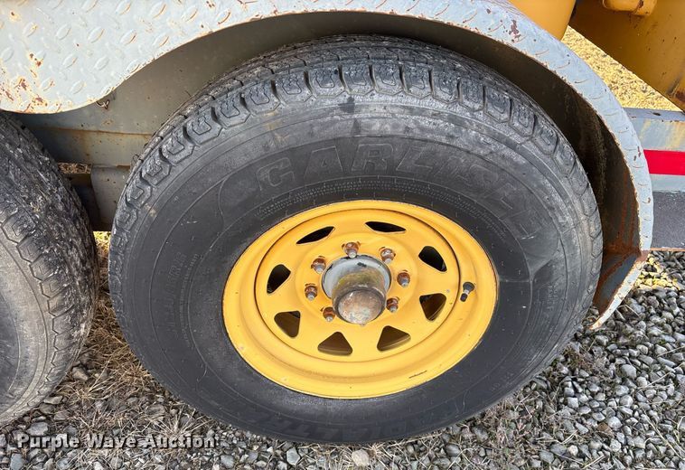 image for item EY9983 2010 Sage Oil Vac 112556 lube trailer