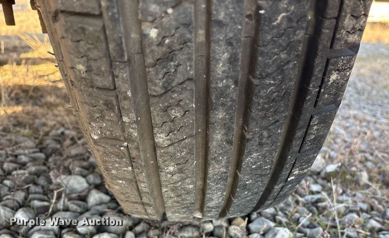 image for item EY9983 2010 Sage Oil Vac 112556 lube trailer