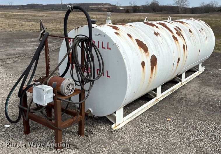 image for item EY9987 Oil tank