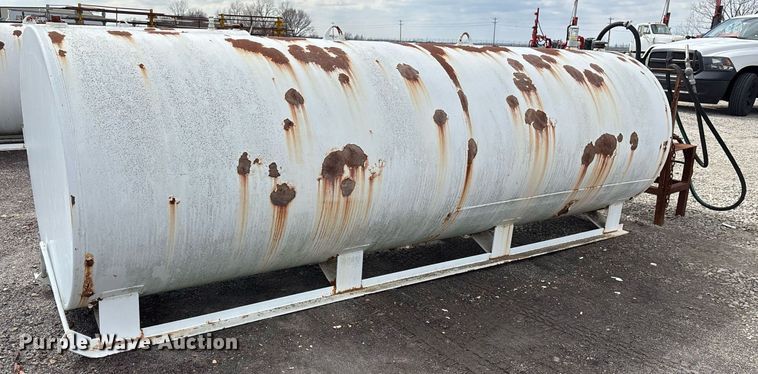 image for item EY9987 Oil tank