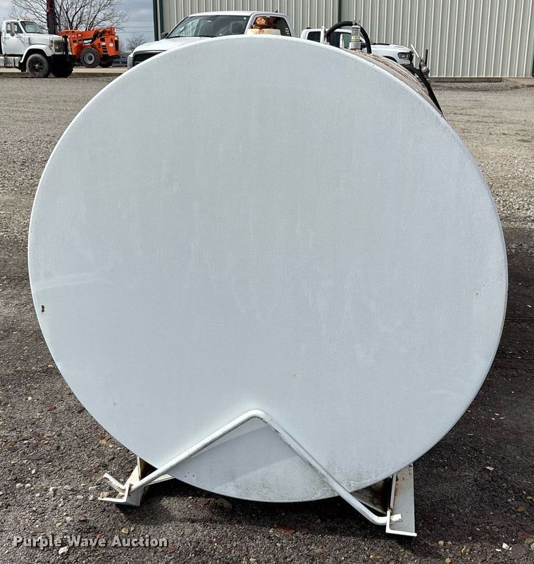 image for item EY9987 Oil tank